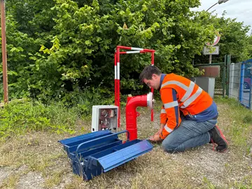 Installationsarbeiten an einem Löschwasserbrunnen