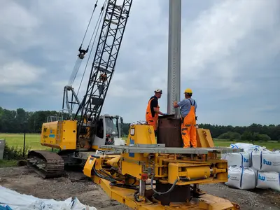 Installation of a Stainless Steel wire-wrapped screen